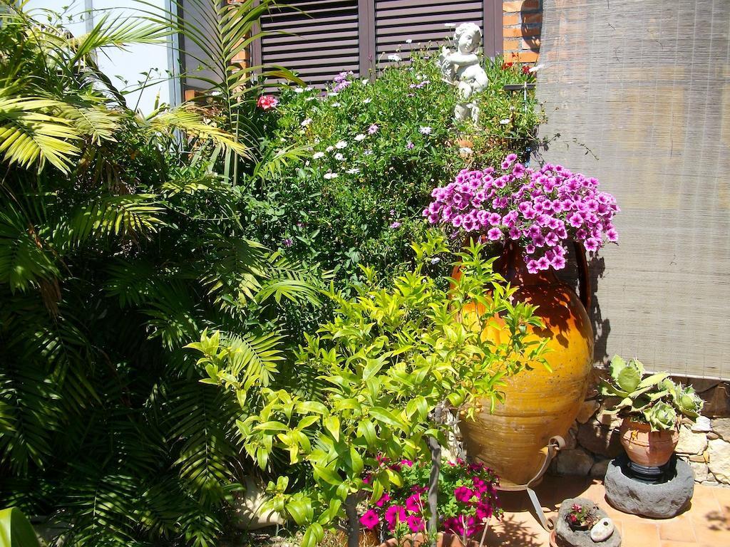 Holidaysora Taormina - Il Giardino Di Graziella Экстерьер фото